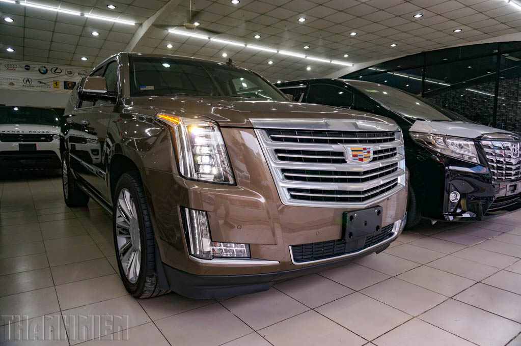 Cadillac Escalade ESV Platinum 2016  Xe Cadillac Escalade ESV Platinum năm  2016 màu đen nhập khẩu